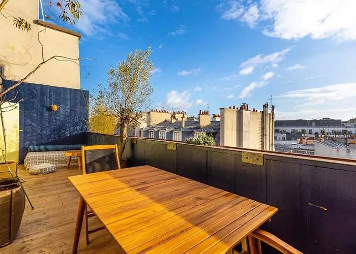 Designer Loft With Large Sunny Terrace Apartmán