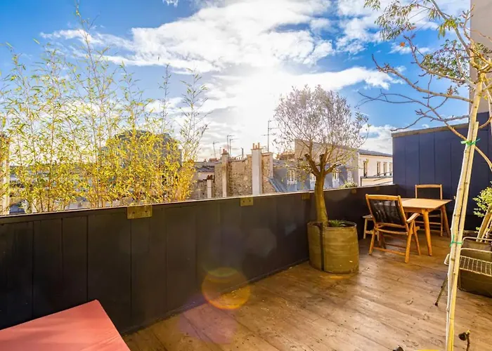아파트 Designer Loft With Large Sunny Terrace