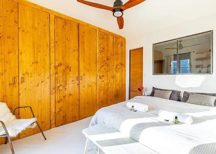 Designer Loft With Large Sunny Terrace 아파트 *