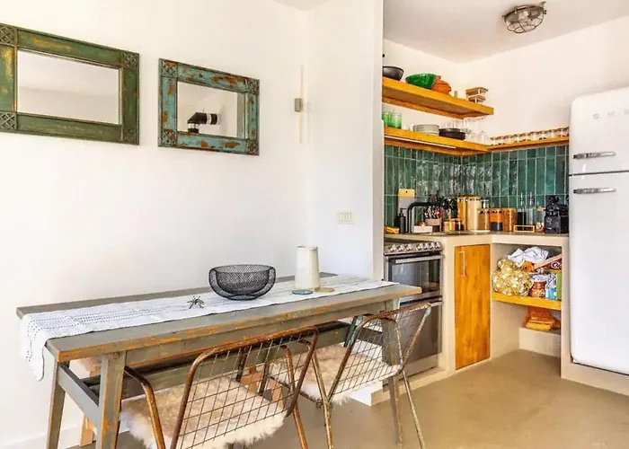 Designer Loft With Large Sunny Terrace 아파트